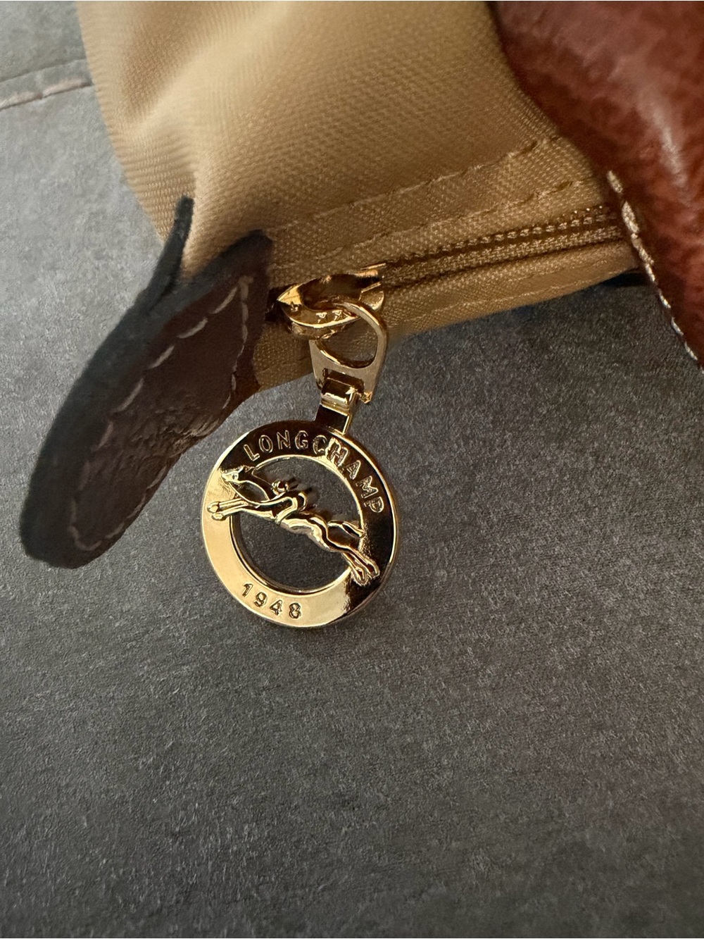 New Authentic Longchamp Le Pliage -Pouch Fawn. - Picture 3 of 6